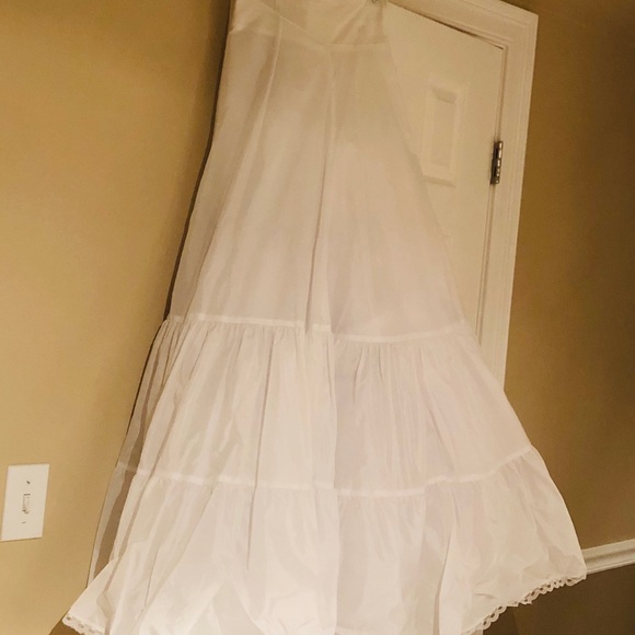 wedding dress, veil,petty coat tiara - Picture 2 of 15